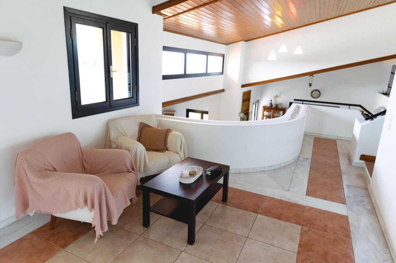 Kouvelia Country Home Luxury Villa Rental Nerotriviá Buitenkant foto